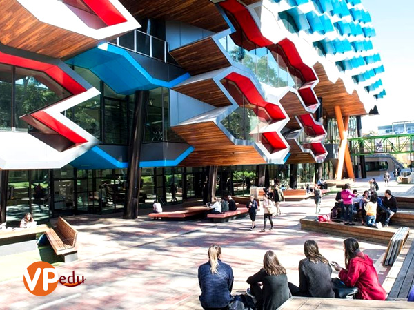 La Trobe University là một trong những trường đại học hàng đầu tại Úc