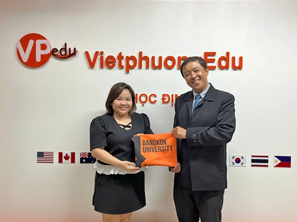 Đại diện Bangkok University tới thăm và làm việc với Du học Việt Phương