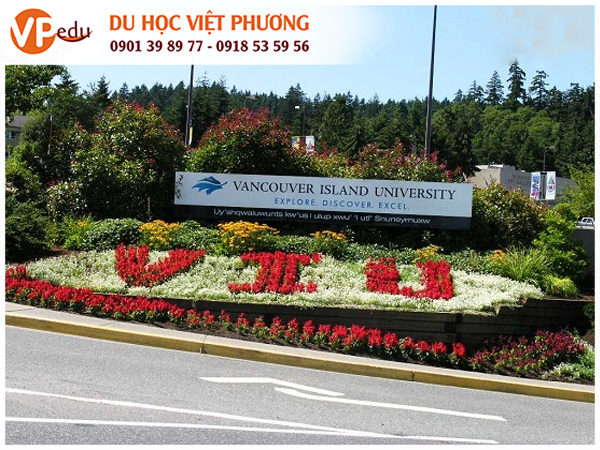 Trường trung học tại Vancouver Island University là một trong 2 trường trung học Canada trực thuộc một trường đại học