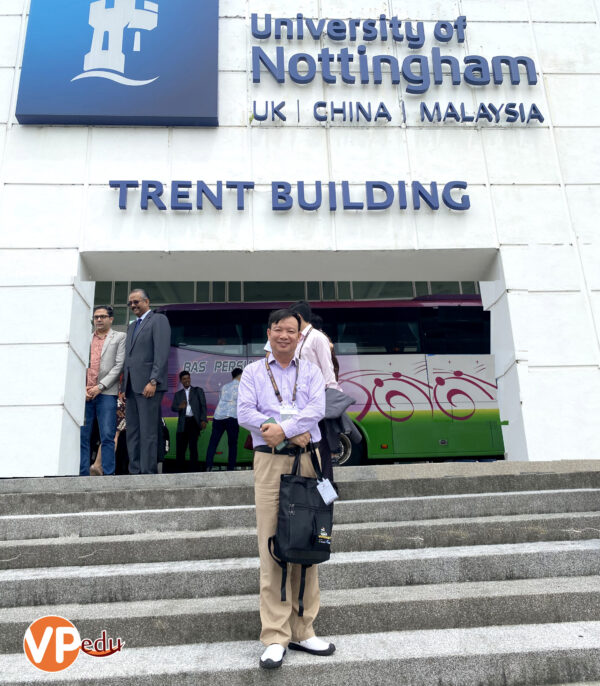 Đại diện Công Ty Tư Vấn Du Học Việt Phương tham quan trường Nottingham Malaysia năm 2022