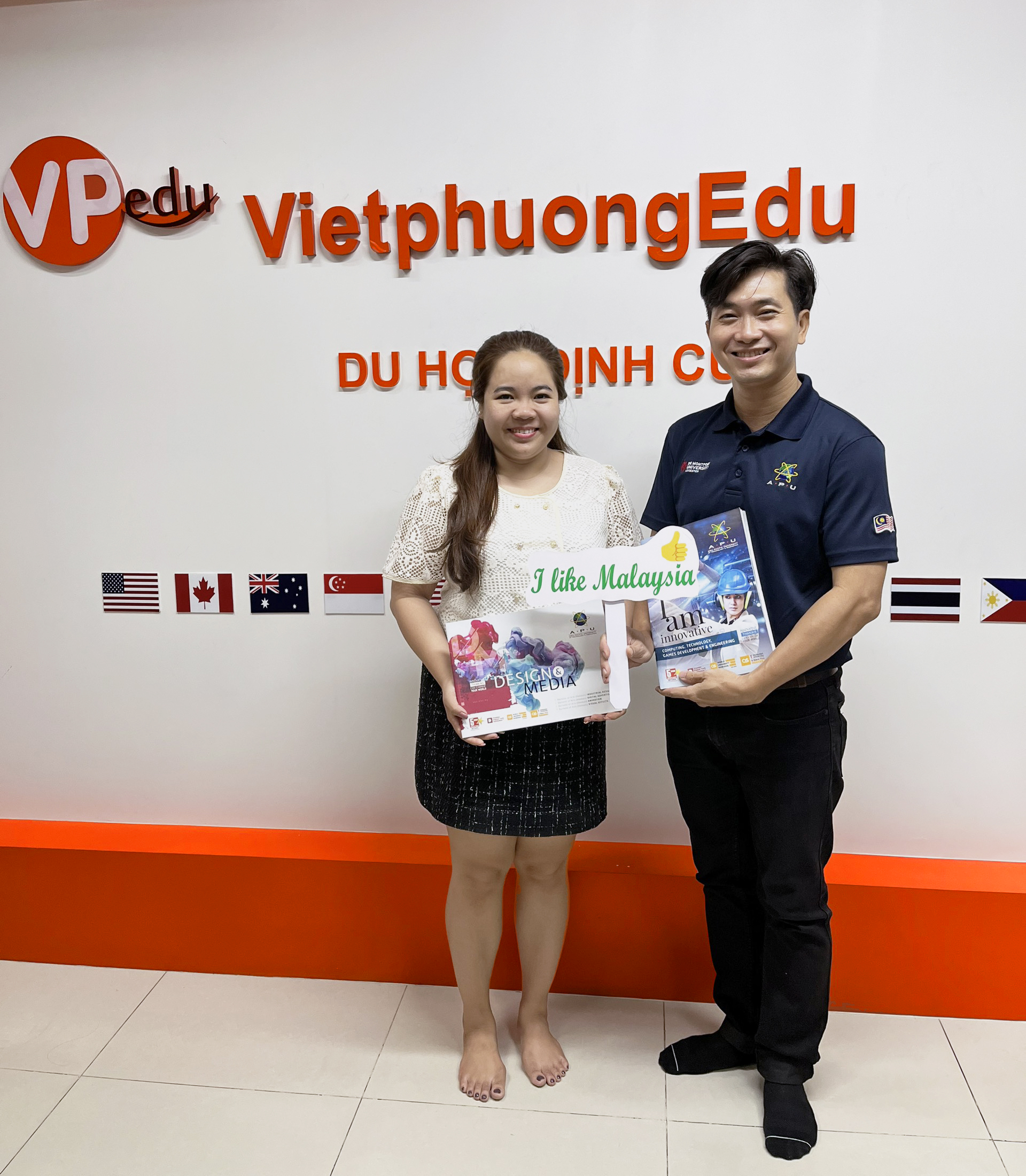 Đại diện APU tới thăm văn phòng Công ty Du học Việt Phương