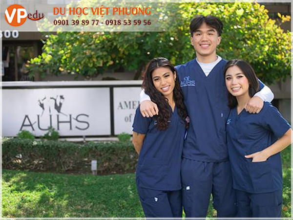 Sinh viên tại trường Đại học AUHS