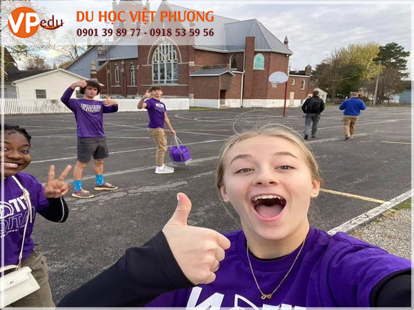 Michigan Lutheran High School tổ chức nhiều hoạt động ngoại khóa phong phú  cho học sinh